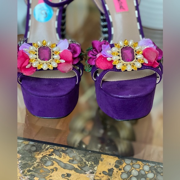 Betsey Johnson NWT Marlo Platform Sandals Multicolor Size 6 . - Picture 12 of 13